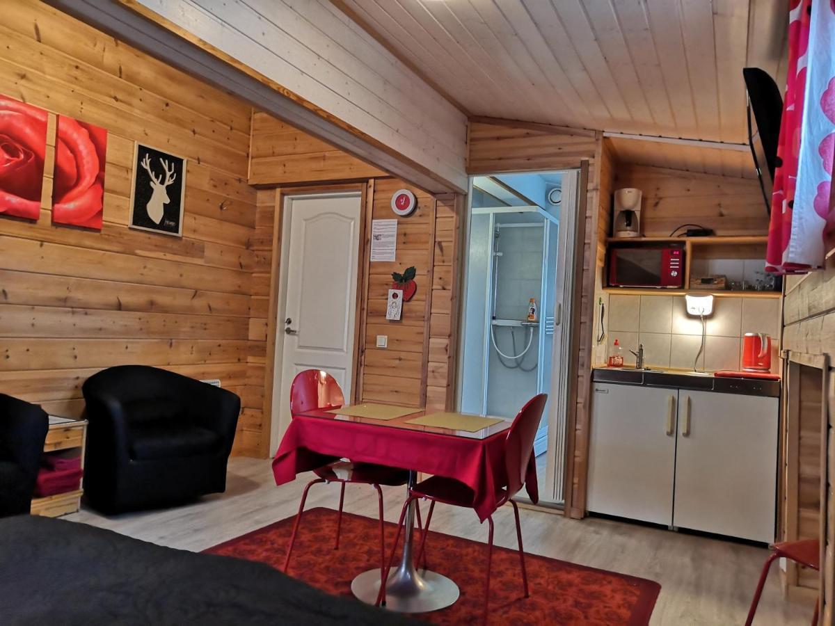 Hostel Mansikka Тайпалсаари Экстерьер фото