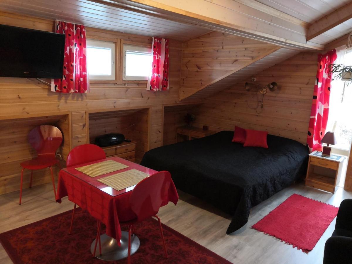 Hostel Mansikka Тайпалсаари Экстерьер фото